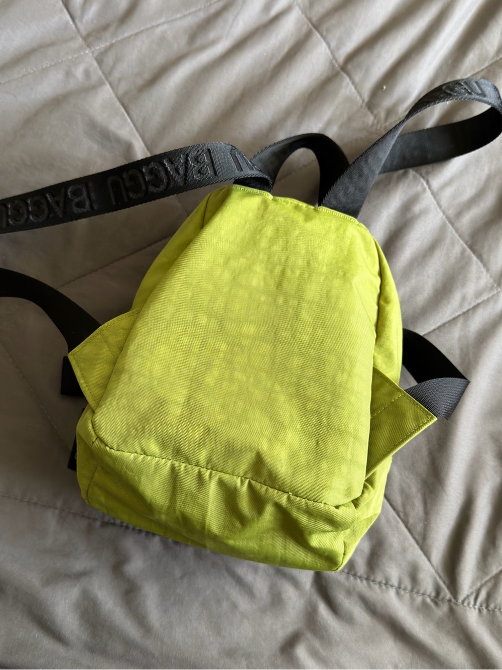 Baggu mini backpack in Green Juice 🍏 - Picture 5 of 8
